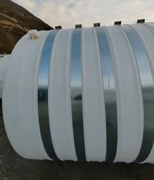 圆形古浪塑料桶批量交付案例：结构稳定，适配多行业液体储运需求